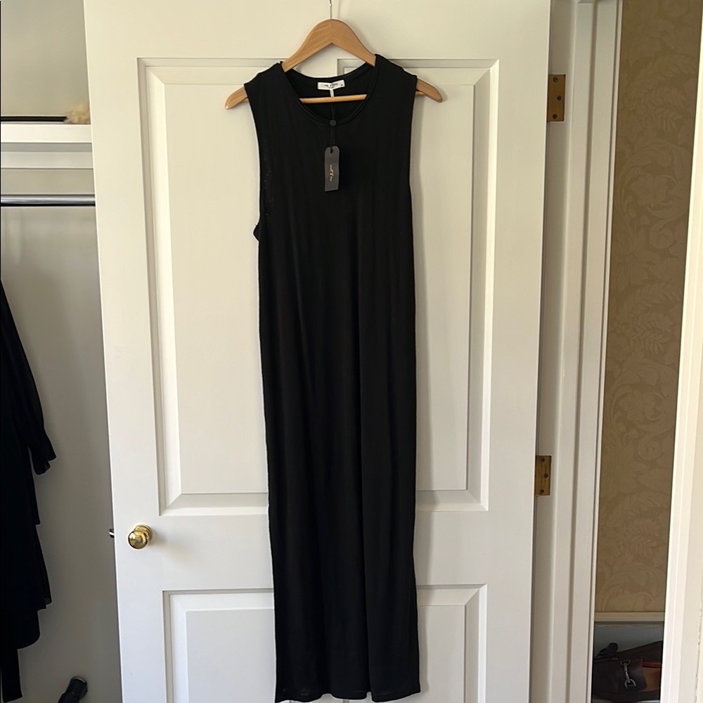 Elegant Black Sleeveless Dress
